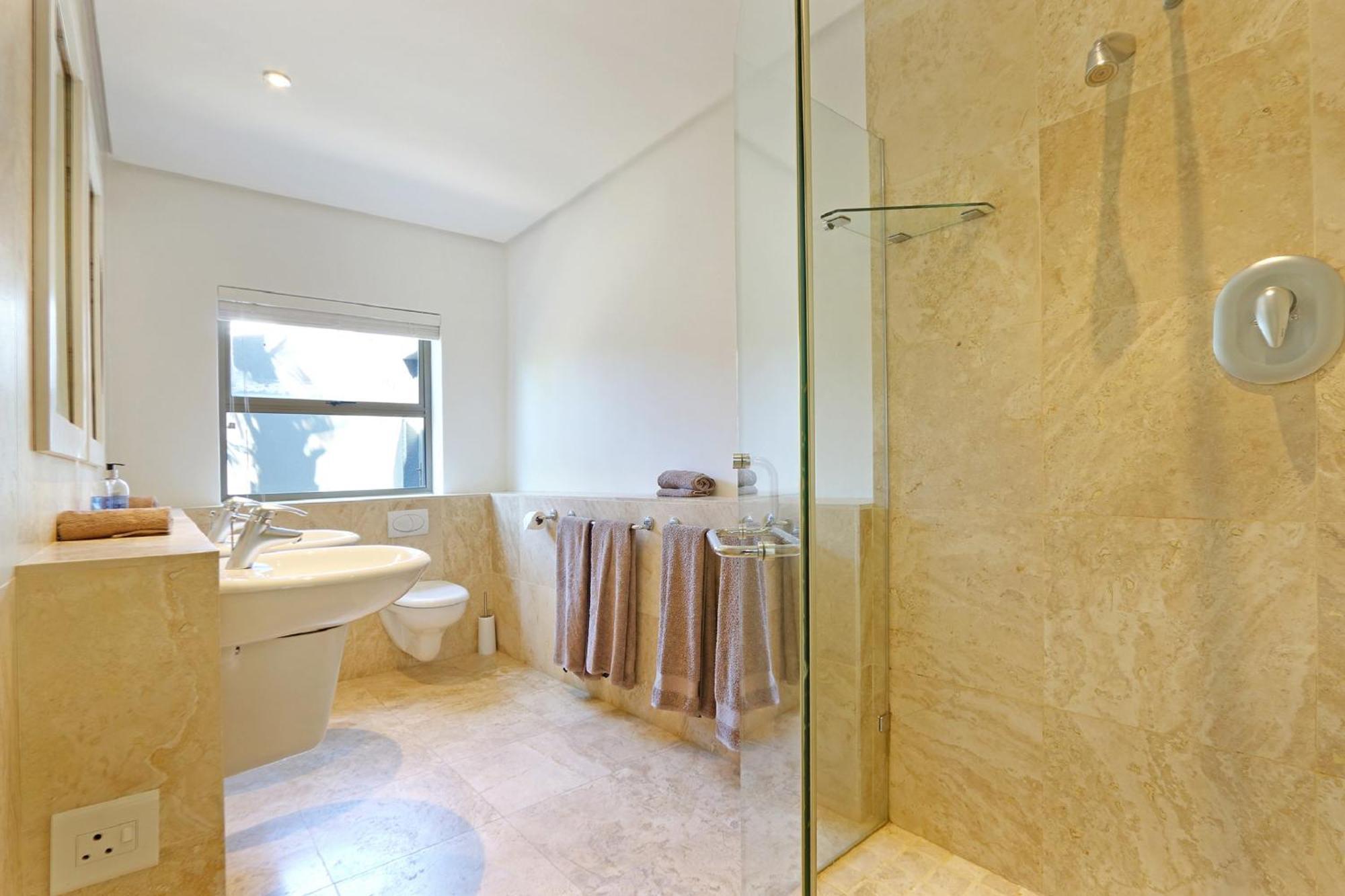 Valtameri By Totalstay Camps Bay Luaran gambar